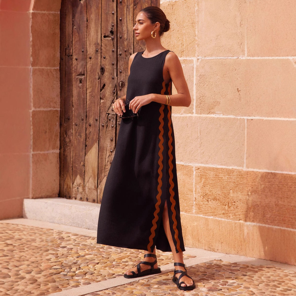 FRANCINE – Sleeveless Dress with Round Neck & Slit | Stylish & Minimalist