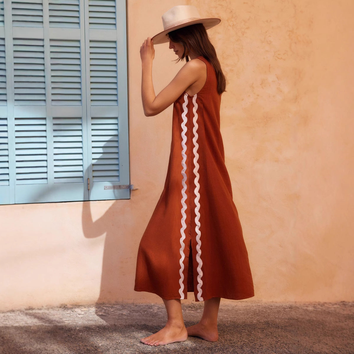 FRANCINE – Sleeveless Dress with Round Neck & Slit | Stylish & Minimalist