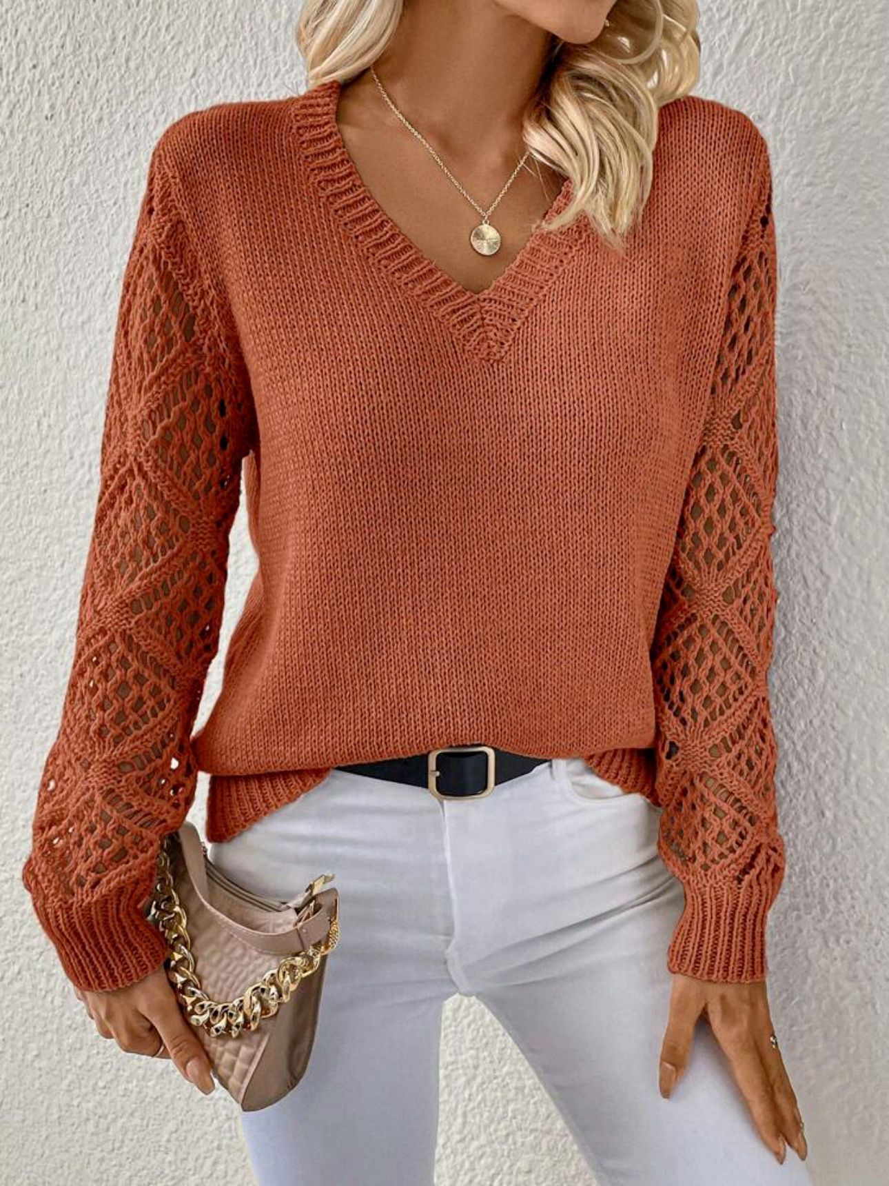 ELVIRA - KNITTED & V-NECK SWEATER