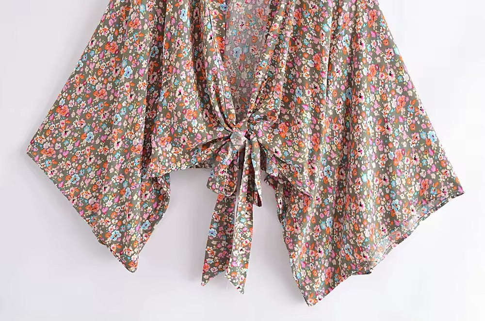 ODÉLIA – Bohemian kimono blouse with tie front & V-neck