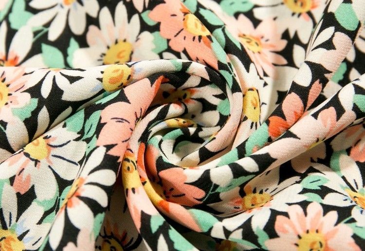 Floral Midi Dress with Thin Straps – Feminine & Relaxed