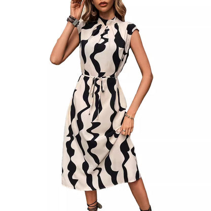 BENOÎTE – Midi Dress with Graphic Pattern | Modern and Expressive