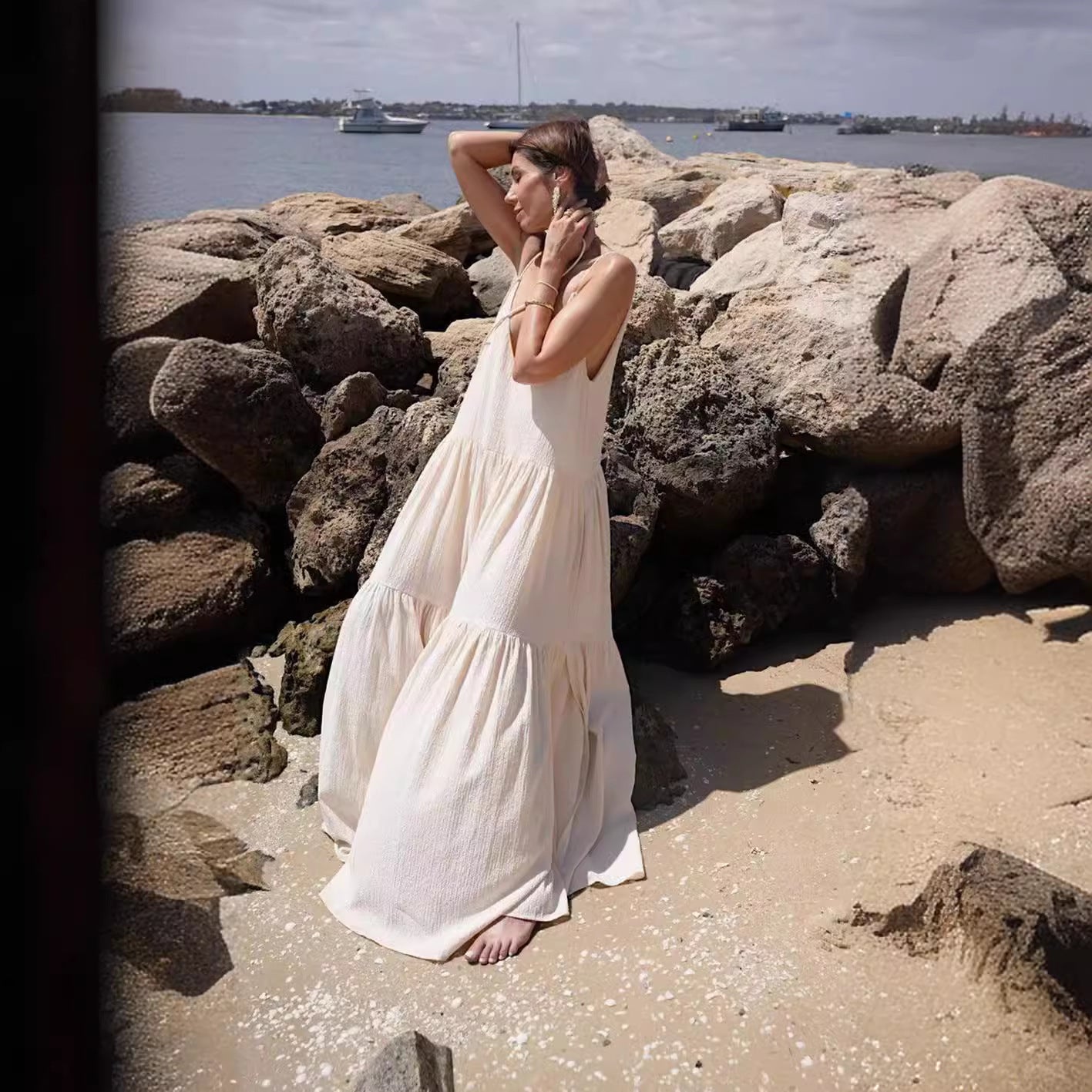 LYRA – Flowing Backless Maxi Dress