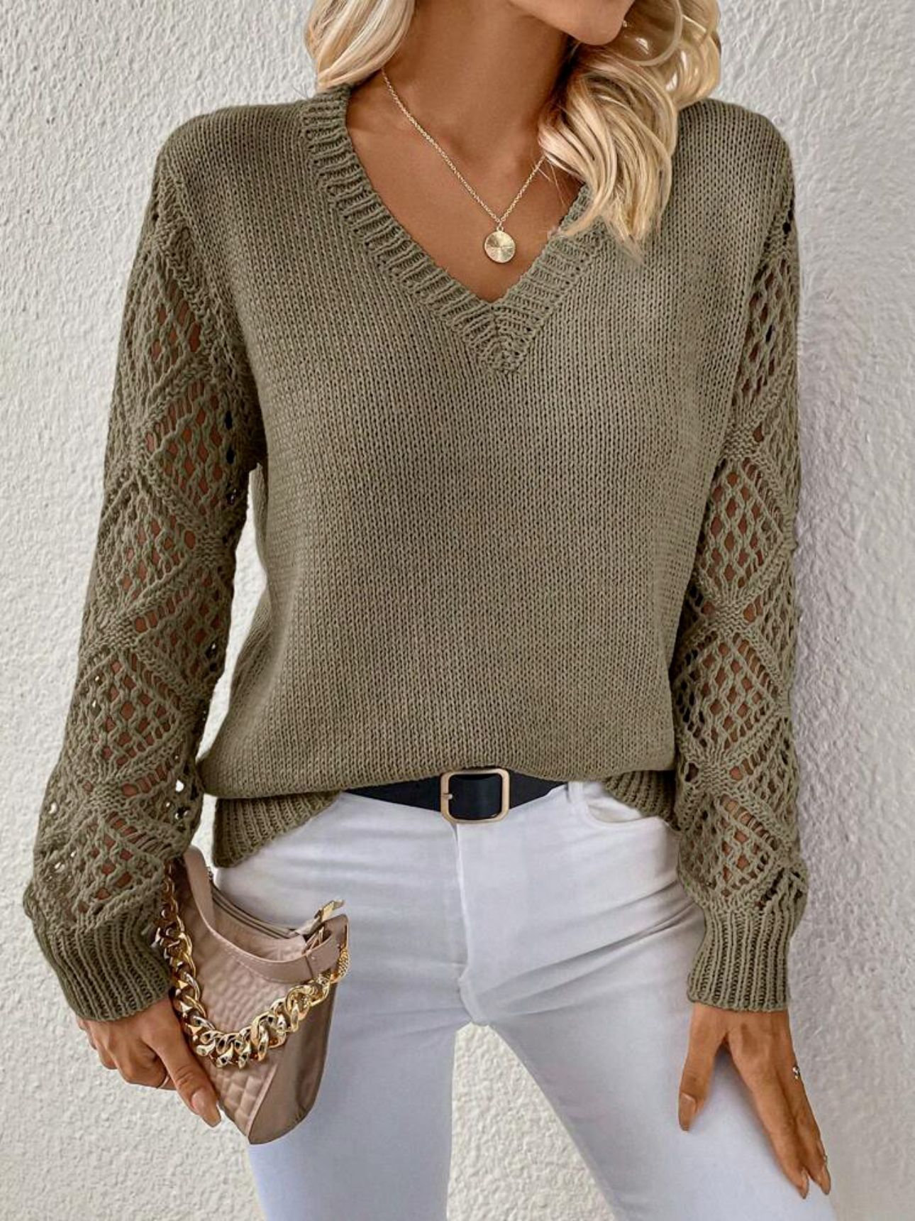 ELVIRA - KNITTED & V-NECK SWEATER