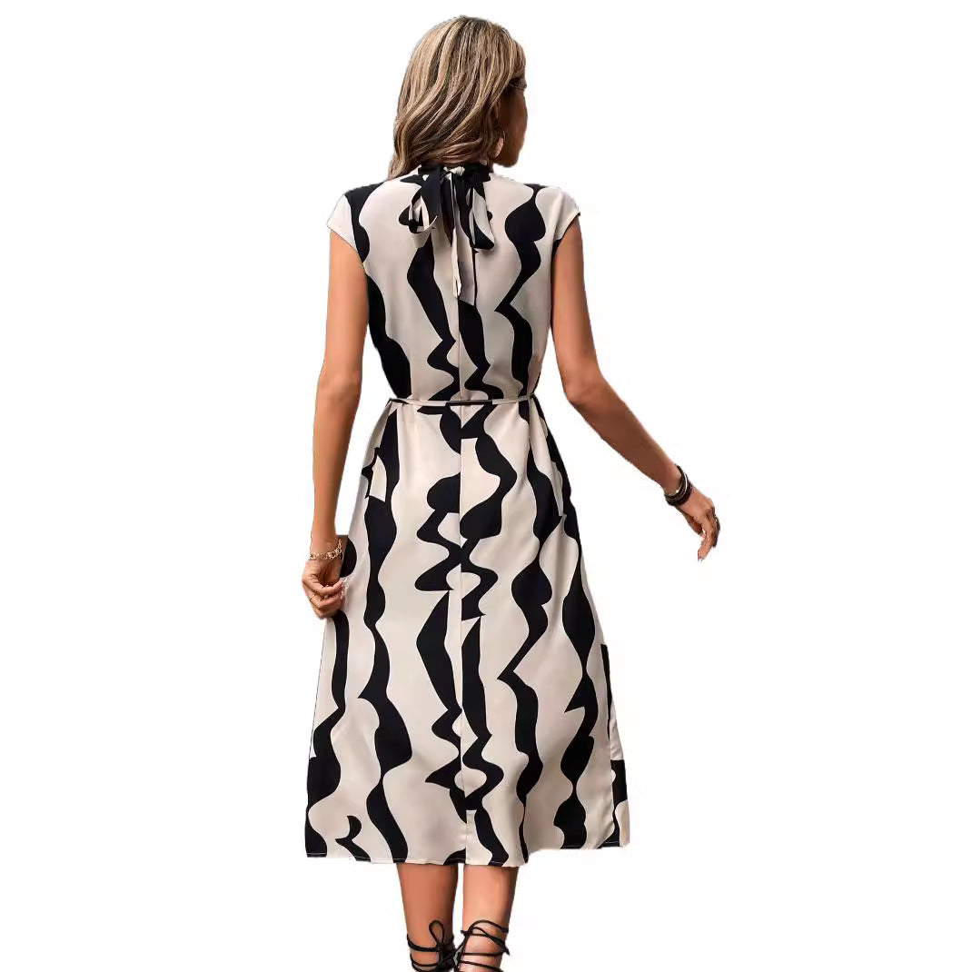 BENOÎTE – Midi Dress with Graphic Pattern | Modern and Expressive